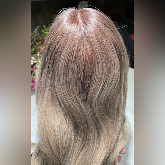 HAIR. 27” Wavy, Long Layers, Center Part, Ombre Light Brown to Ash Blonde - Picture 8 of 13